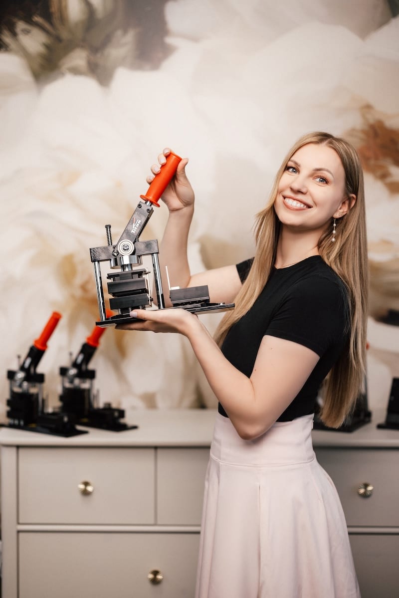 Alesia holding her Titan magnet press